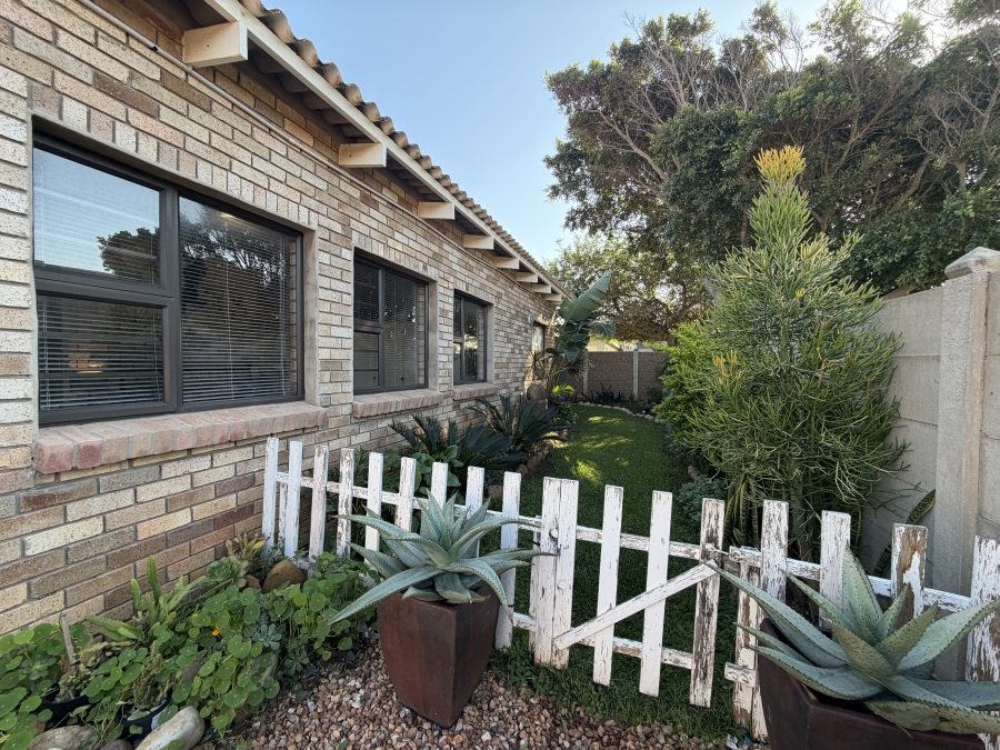 4 Bedroom Property for Sale in Kabeljauws Eastern Cape